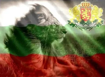 Шедьовър с наш скъп празник! Брюнетка изуми с отговор /СНИМКА/