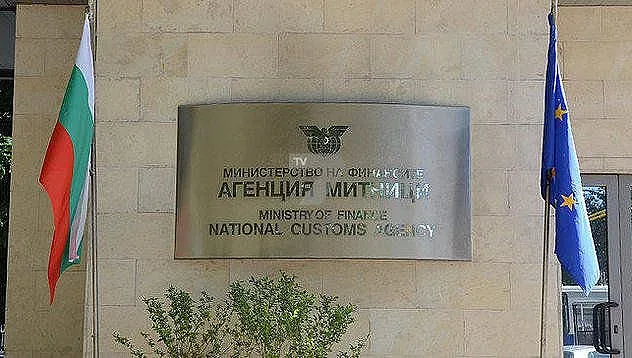 Важно от Агенция "Митници" за забраната на руски коли