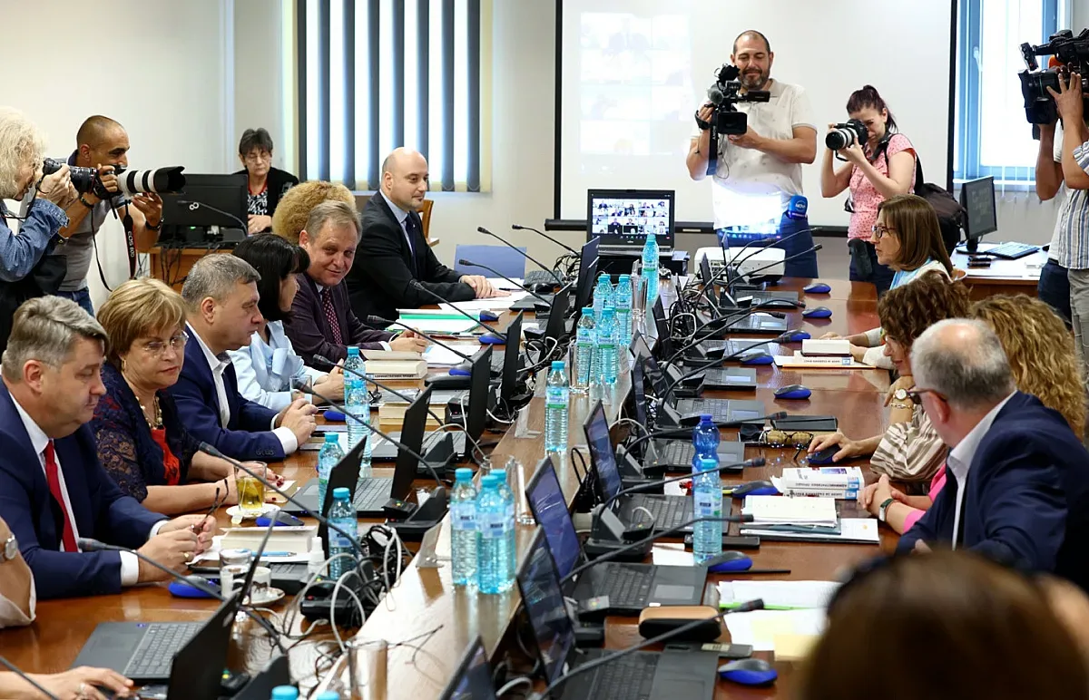 ВСС се опъна на властта, не приема промените в Конституцията