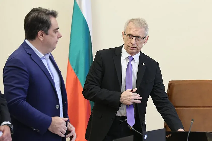 Денков категоричен, ще води война с нарушителите на пътя