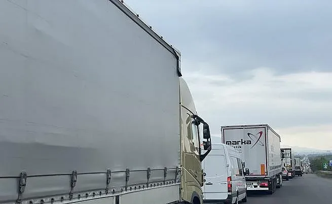 Кошмар на "Тракия". Километрична опашка