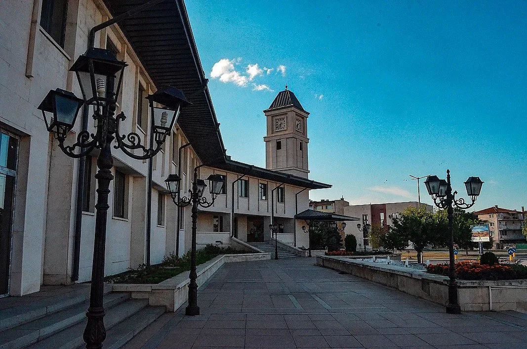 9 000 лева! В един български град заплатите чупят рекорди