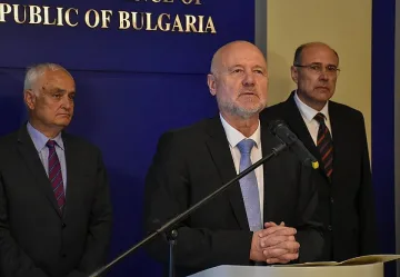 Леви скочиха срещу НАТО в Ямбол, военният министър с реакция
