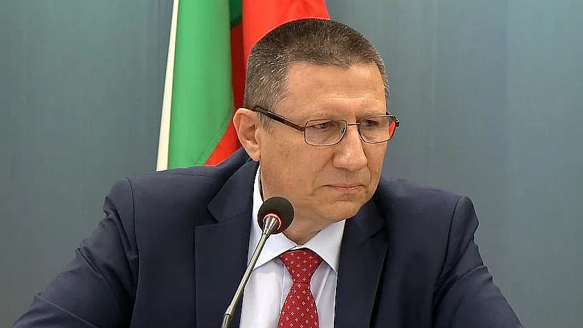 Сарафов с подкрепа и от академичната общност