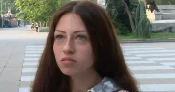 Кошмар без край! Красавица разказа за бой, заплахи и нападение с ножица