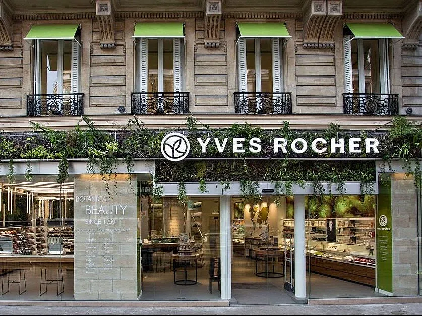 Френска козметична марка затваря един куп магазини. Причината