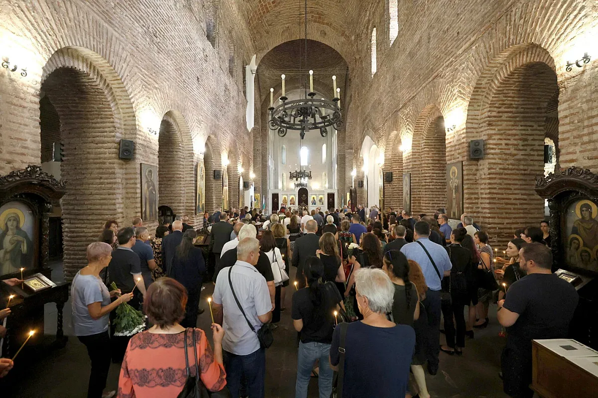 Бивши премиери изпратиха Иван Нейков в последния му път (СНИМКИ)