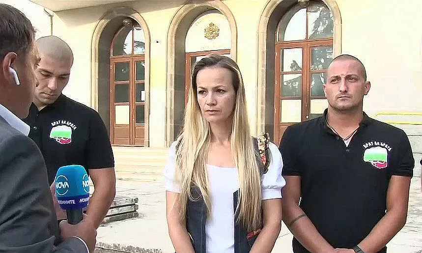 Смразяващо! Заплахи летят към приятелка на обезобразената Дебора