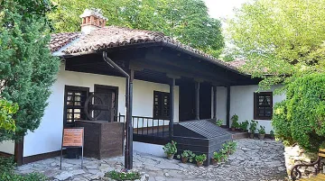 Промяна в къщата на поет! Освежени са ценни експонати