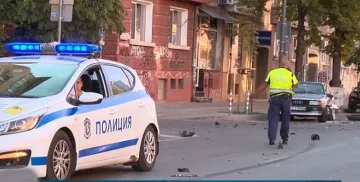 Ранно сутрешно меле срещу Александровска болница. Какви са щетите