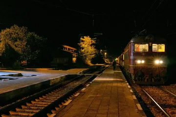 Потрес! Какво стана с бързия влак София - Бургас