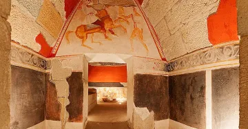 Мишки в Александровска гробница. Държавата се задейства