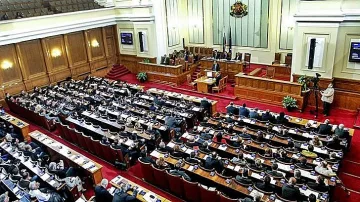 Ключов ден в парламента. Пристанище "Росенец" и още две големи решения