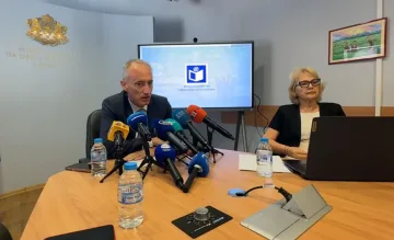 Голяма изненада от МОН! Повече часове по български и математика в гимназията