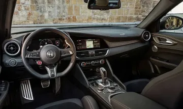 Задържаха 34-годишен шофьор без книжка