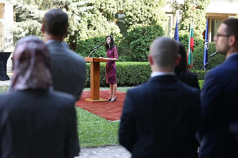 Мария Габриел организира прием в Резиденция Бояна. Ето кой отиде