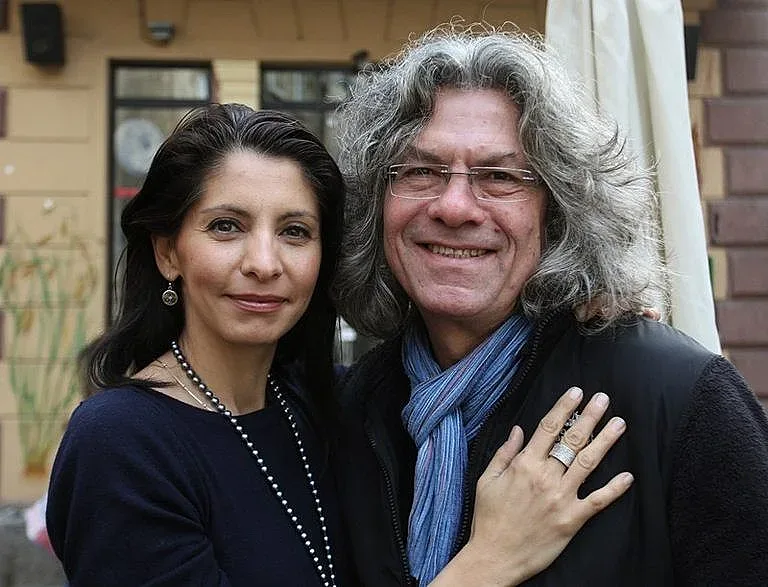 Иван Лечев се разкъсва между две жени