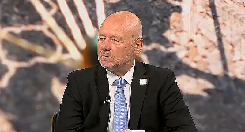 Военният министър се хвана за главата заради думи на Румен Радев