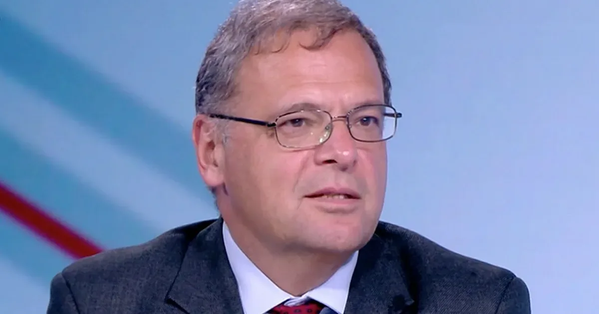 Почна се! Ще събарят недовършени сгради по морето