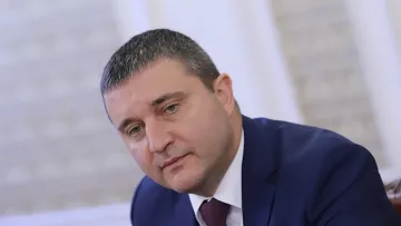 Владислав Горанов видя заядлив опит за смяната на курса