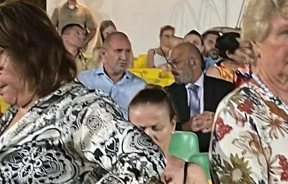 Радев отиде на опера и съжали завинаги