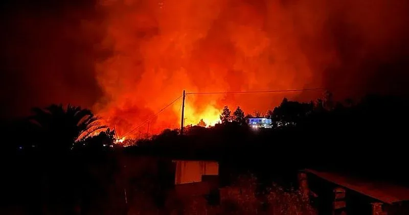 Пламна култов испански остров! Има ли поражения