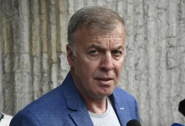 Луд скандал в Левски! Сираков побъркал играчите