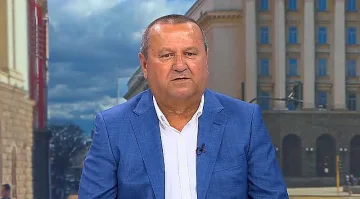 Адемов с предупреждение за пенсиите. Два капана