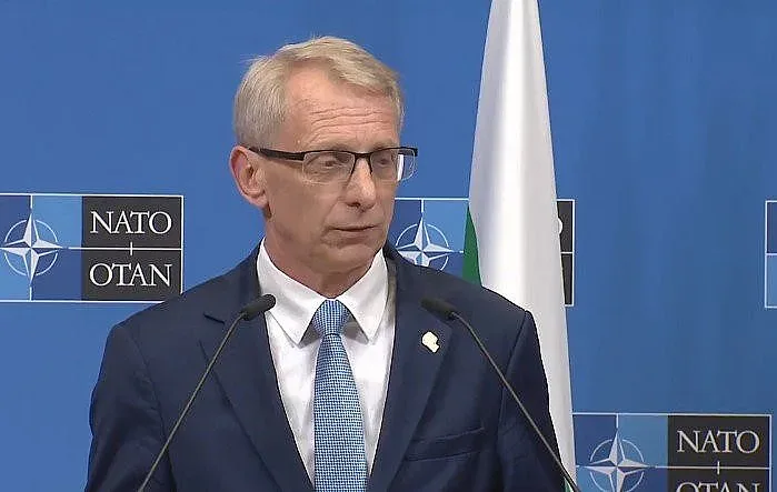 Денков проговори за касетъчните бомби и Украйна