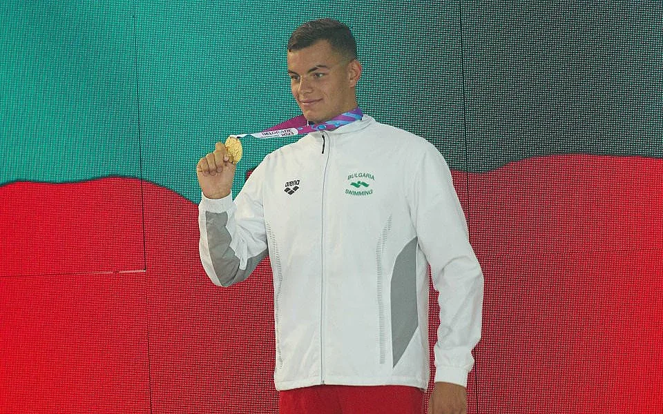 Всички говорят за златния Мицин, новото чудо на България