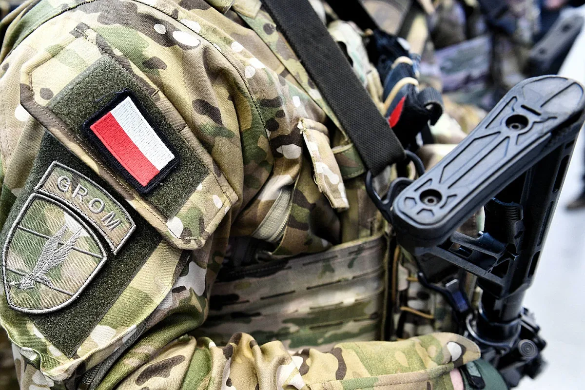 Полша се раздвижи, мести военни на границата с Беларус. Какво става?