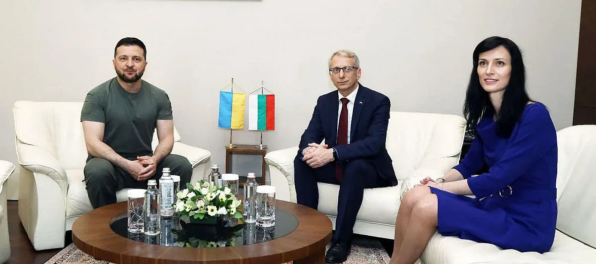 Зеленски свали маските у нас