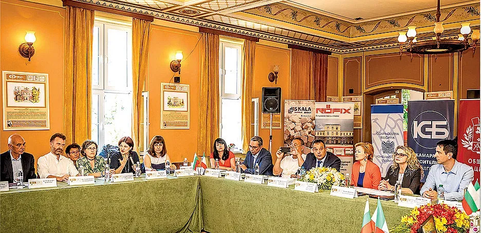 Брацигово връща блясъка си, става център на реставратори