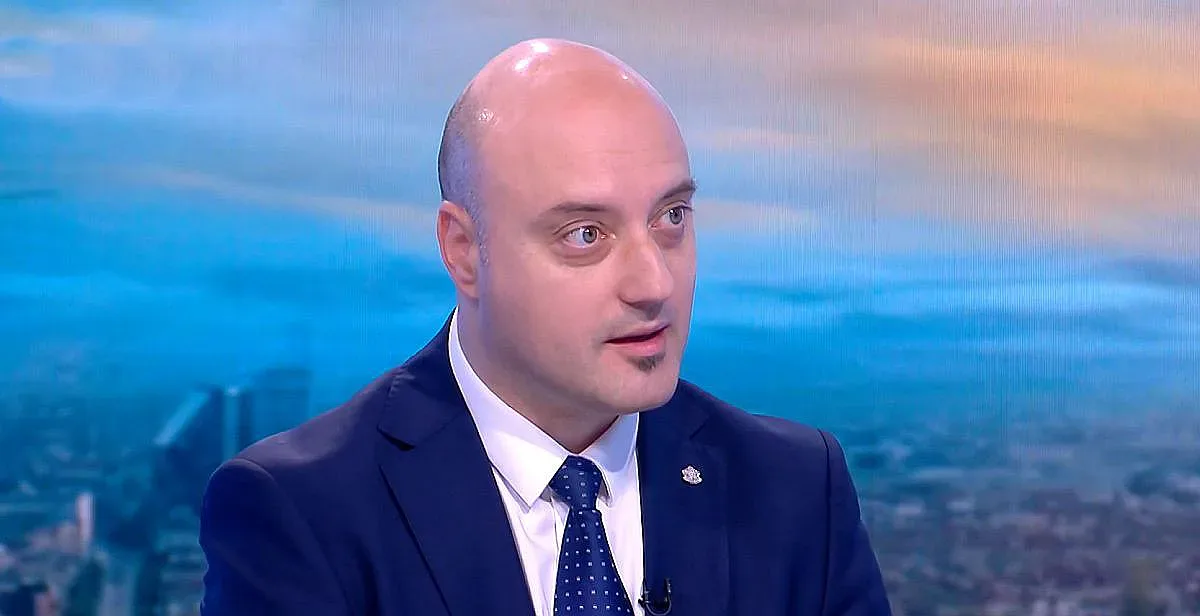 Министър смрази Радев. Подобаващ отговор