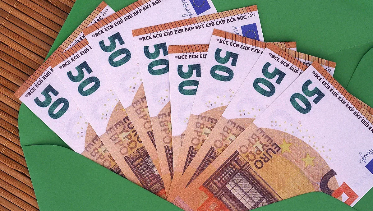 Обсъждат законови промени срещу игри с цените при еврото