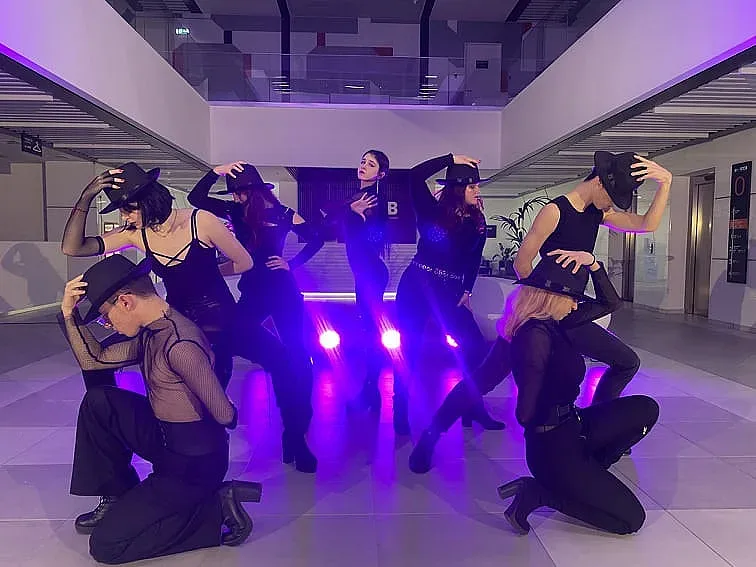 К-поп танци, VR очила за виртуална разходка, игри и прожекция на филм за "Деня на Корея" в Бургас