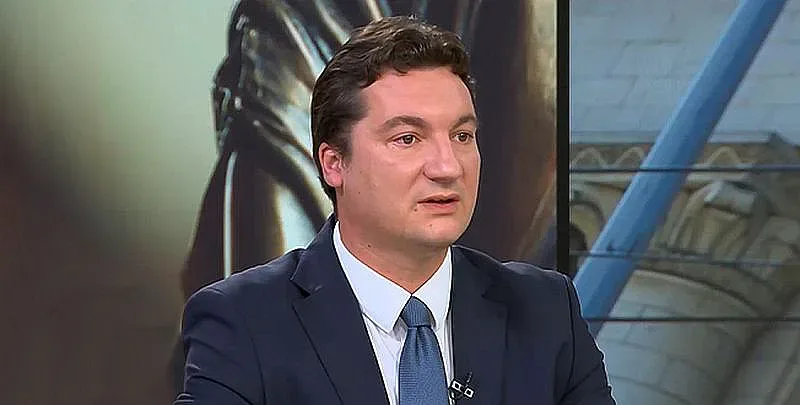 Близък на Радев с тежък удар. Развръзката