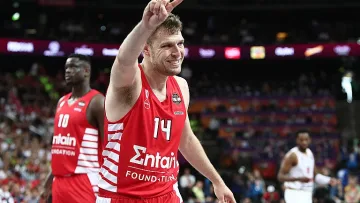 Триумф! Гърция е в краката на Везенков