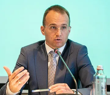 Симеон Славчев призова българите и лидери на обществено мнение за обединение и спасение на Родината