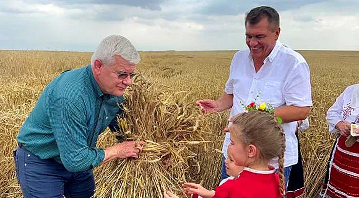 Министър Кирил Вътев изненада с пожелание за износа на зърно