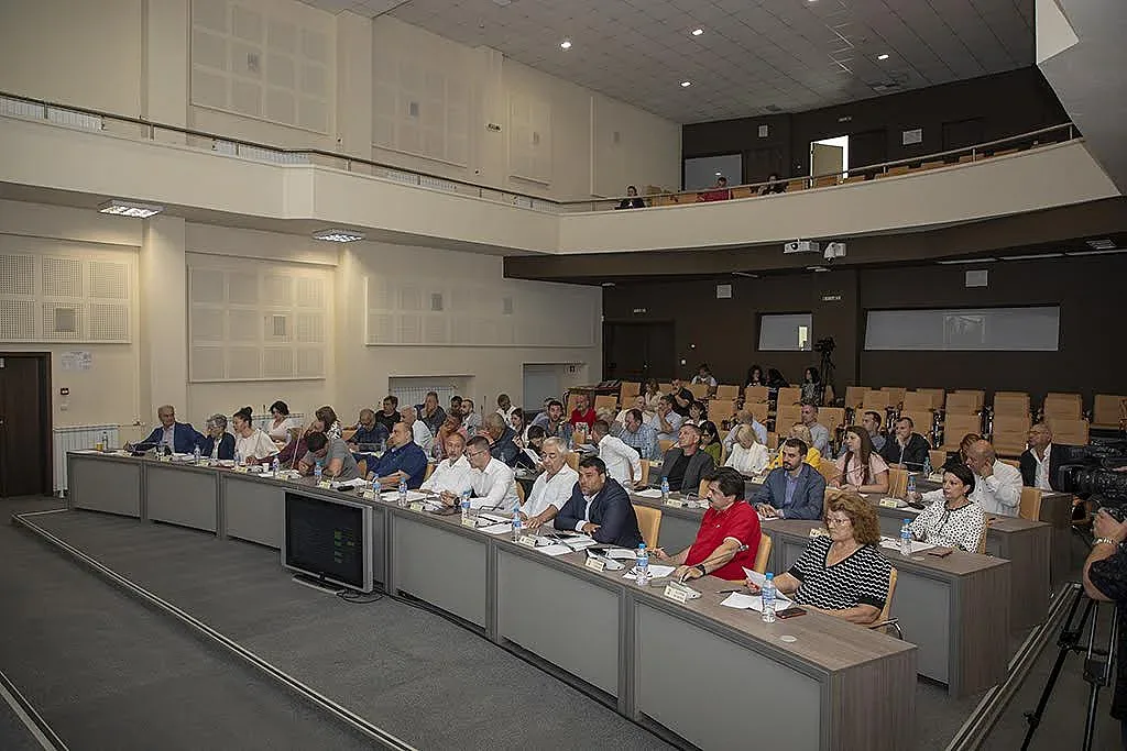 Над 60 предложения гласуваха общинските съветници на редовното си заседание през юни