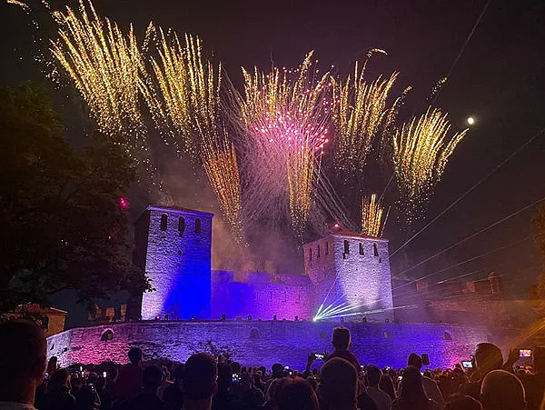 Хиляди видинчани гледаха грандиозно  светлинно шоу и 3Д мапинг