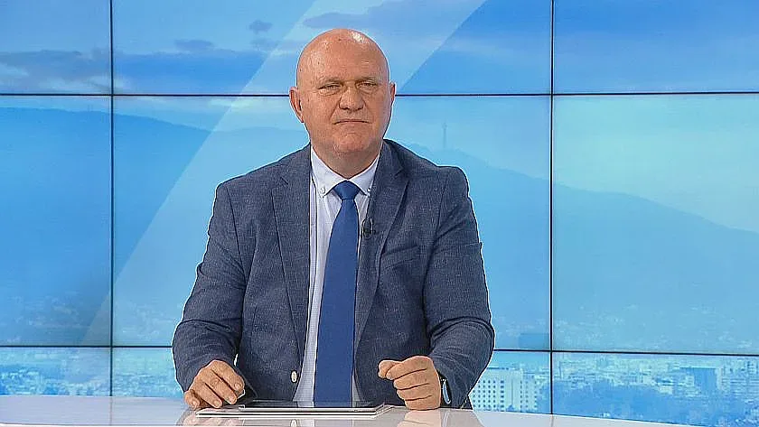 Просветният министър с добри новини за учениците