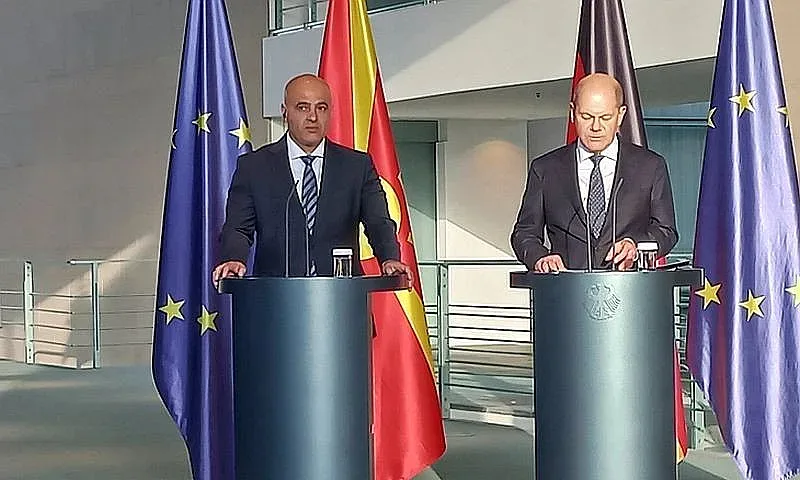 Олаф Шолц ядоса България заради флирт с Македония