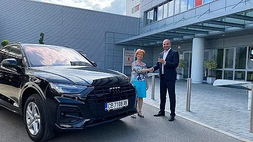 11 късметлии с автомобил Audi Q5 и 10 електрически скутера от Kaufland Card