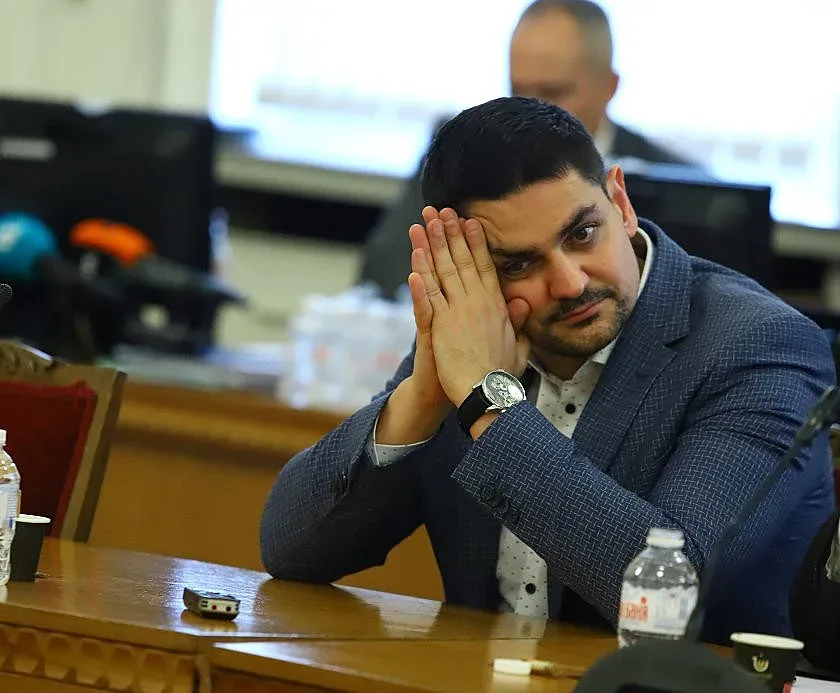 Радостин Василев проговори за новата си партия, каза каква ще е тя