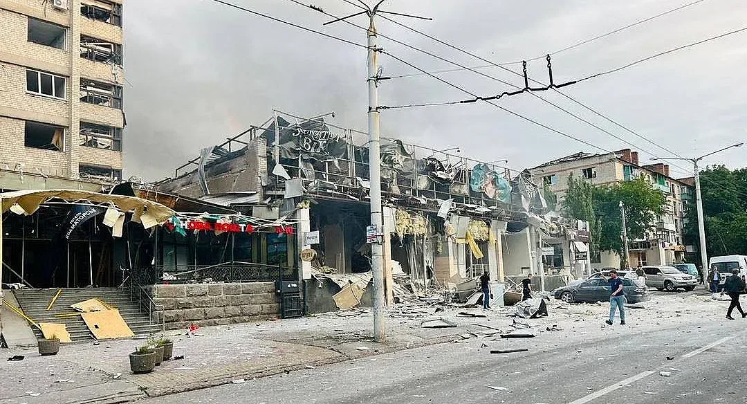 Жестока руска атака срещу украински град, има убити и ранени