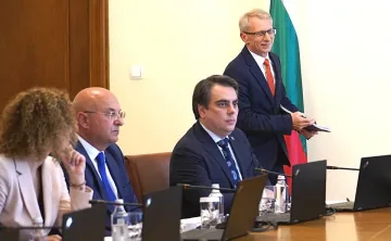 Кабинетът взема важно решение за пенсиите, кой ще намаже