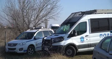 Полицейска акция край София, изловиха десетки мигранти