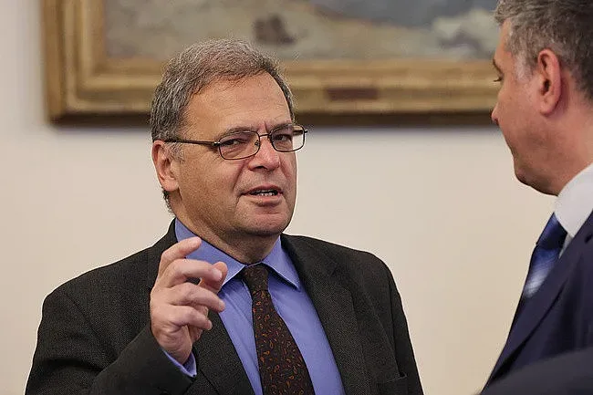 Чисто ли е морето ни? Министър Попов даде ясно обяснение